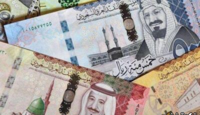 تباين كبير في سعر الريال مقابل الجنيه في البنوك قبل بدء موسم العمرة